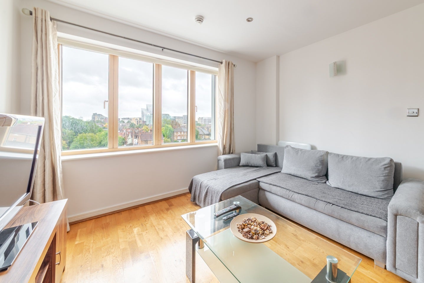 Flat Alexandria Road in Greater London