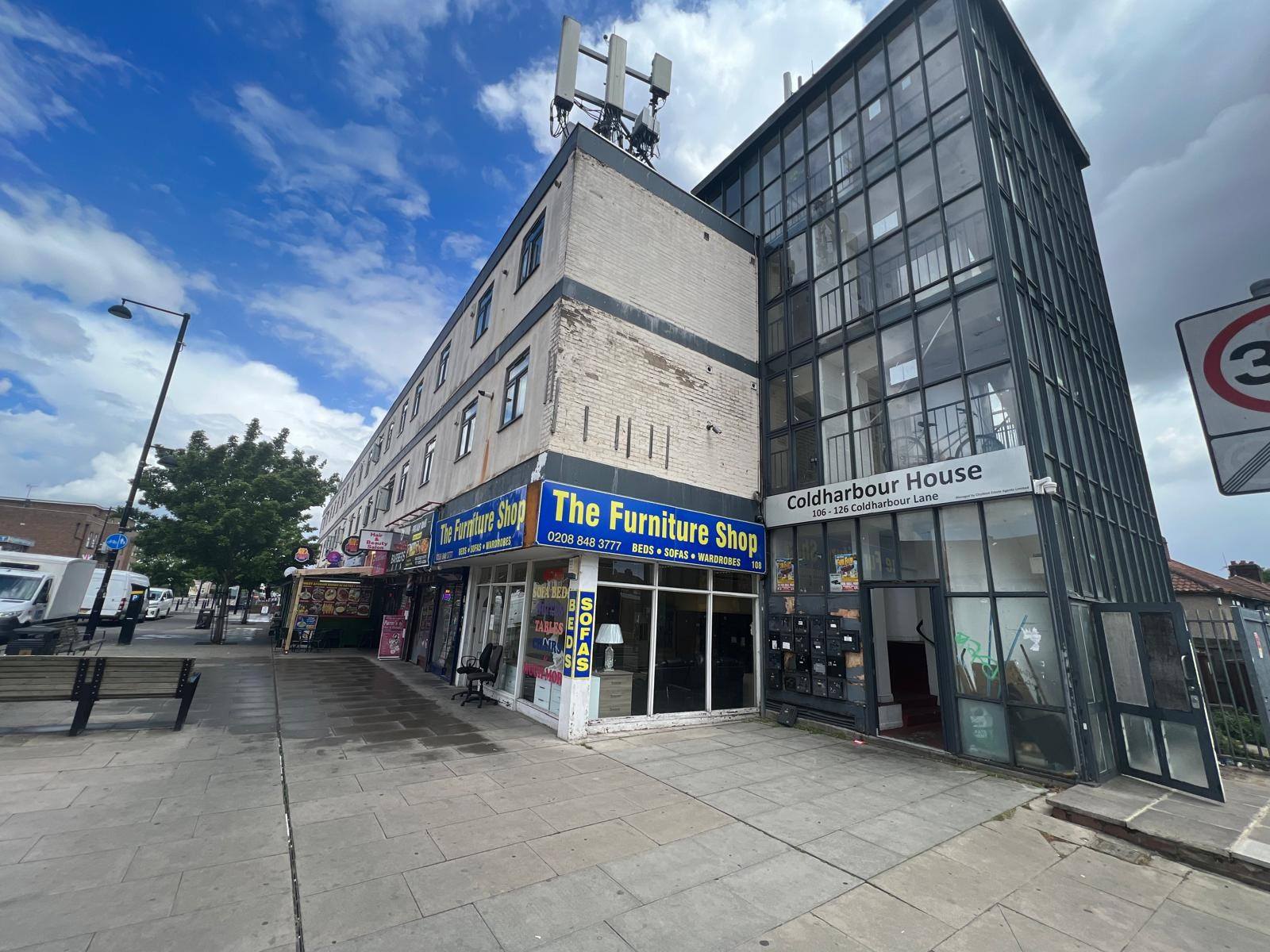 Flat Coldharbour Lane in Greater London