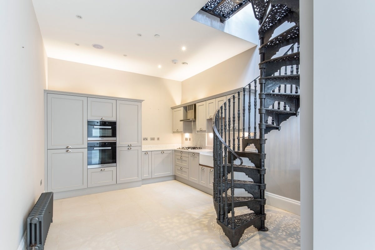 Flat Rising Lane in Metropolitan Borough of Solihull