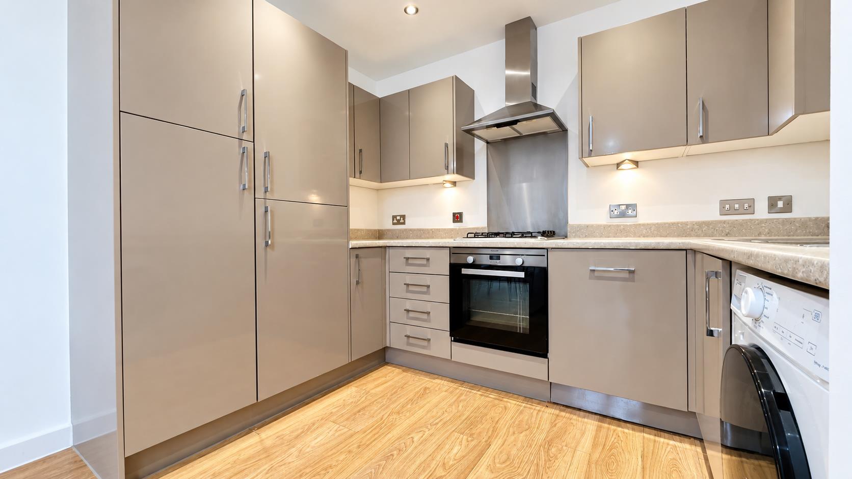 Flat Pevensey Avenue in Greater London