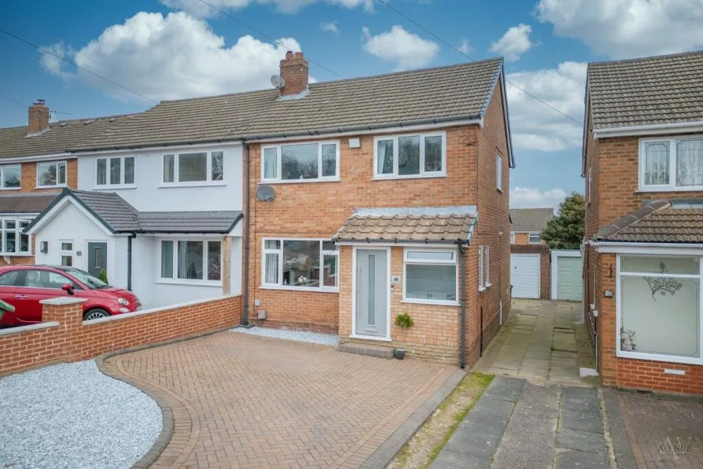 House Hundred Acre Road in Walsall