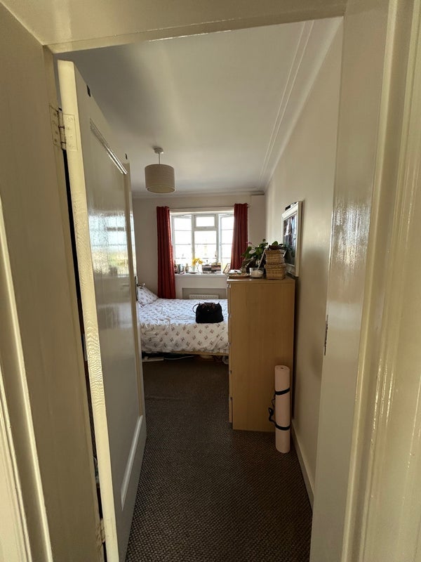 Room Streatham High Road in Greater London