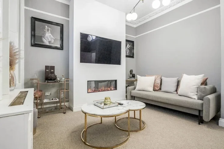 Flat Sussex Gardens in City of Westminster