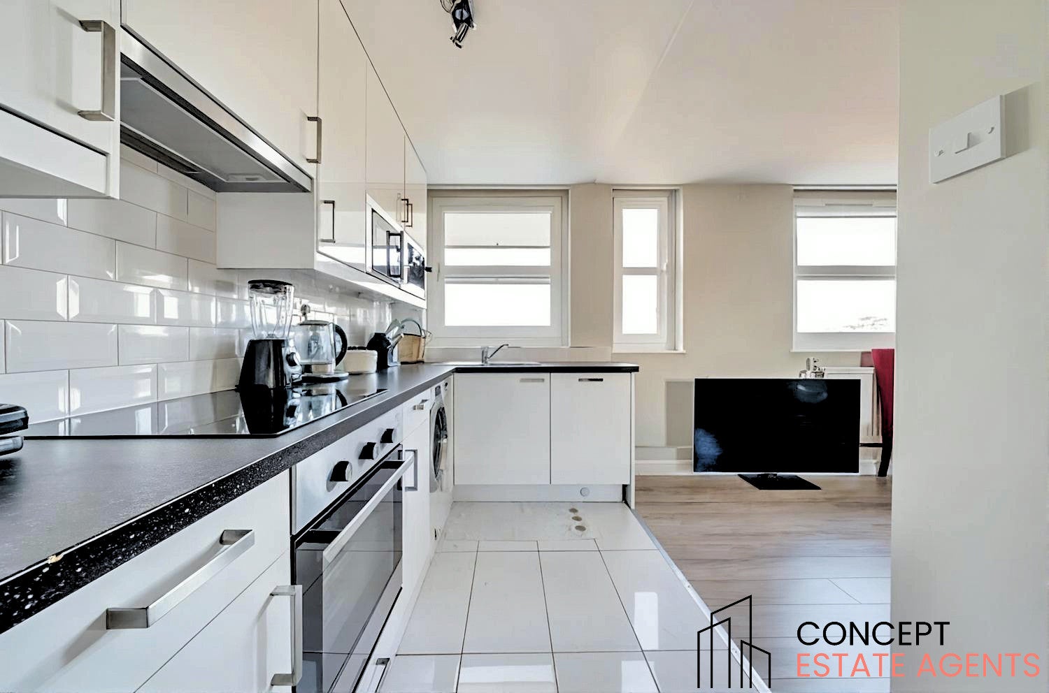 Flat Cumberland House in Greater London