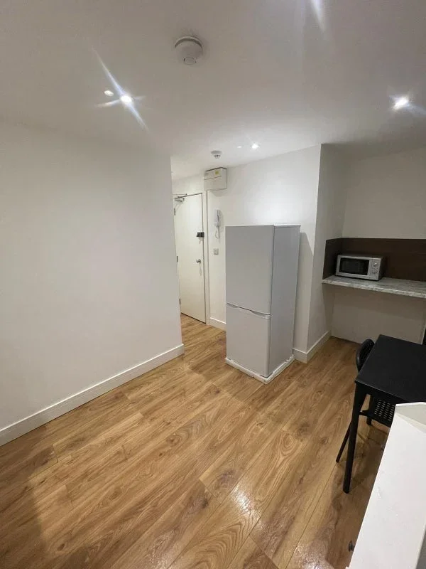 Room New Cross Road in Greater London