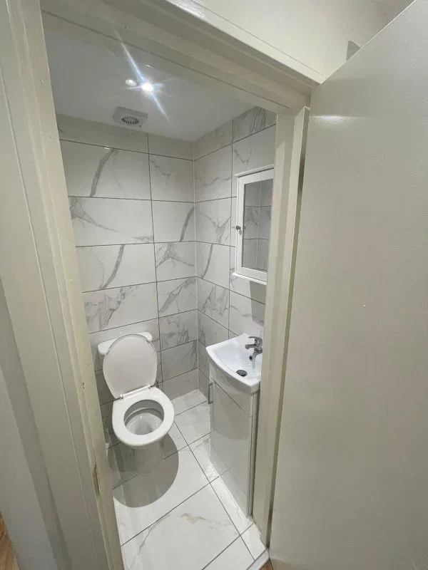 Room New Cross Road in Greater London