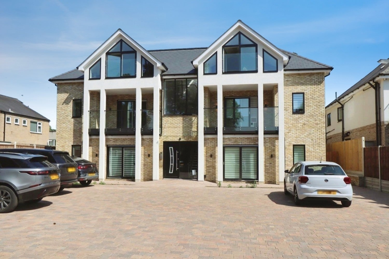 Flat Bickley Park Road in Greater London