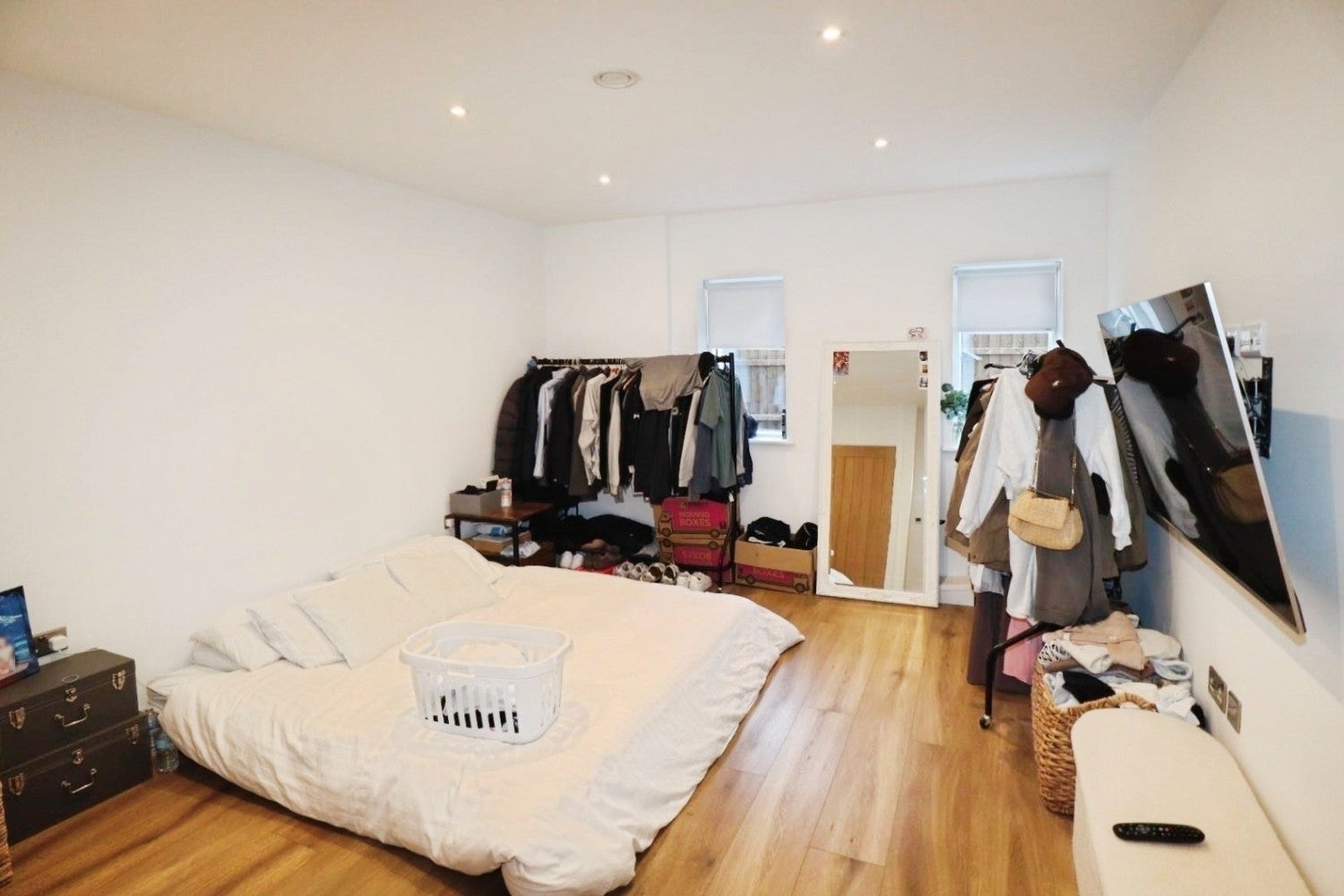 Flat Bickley Park Road in Greater London