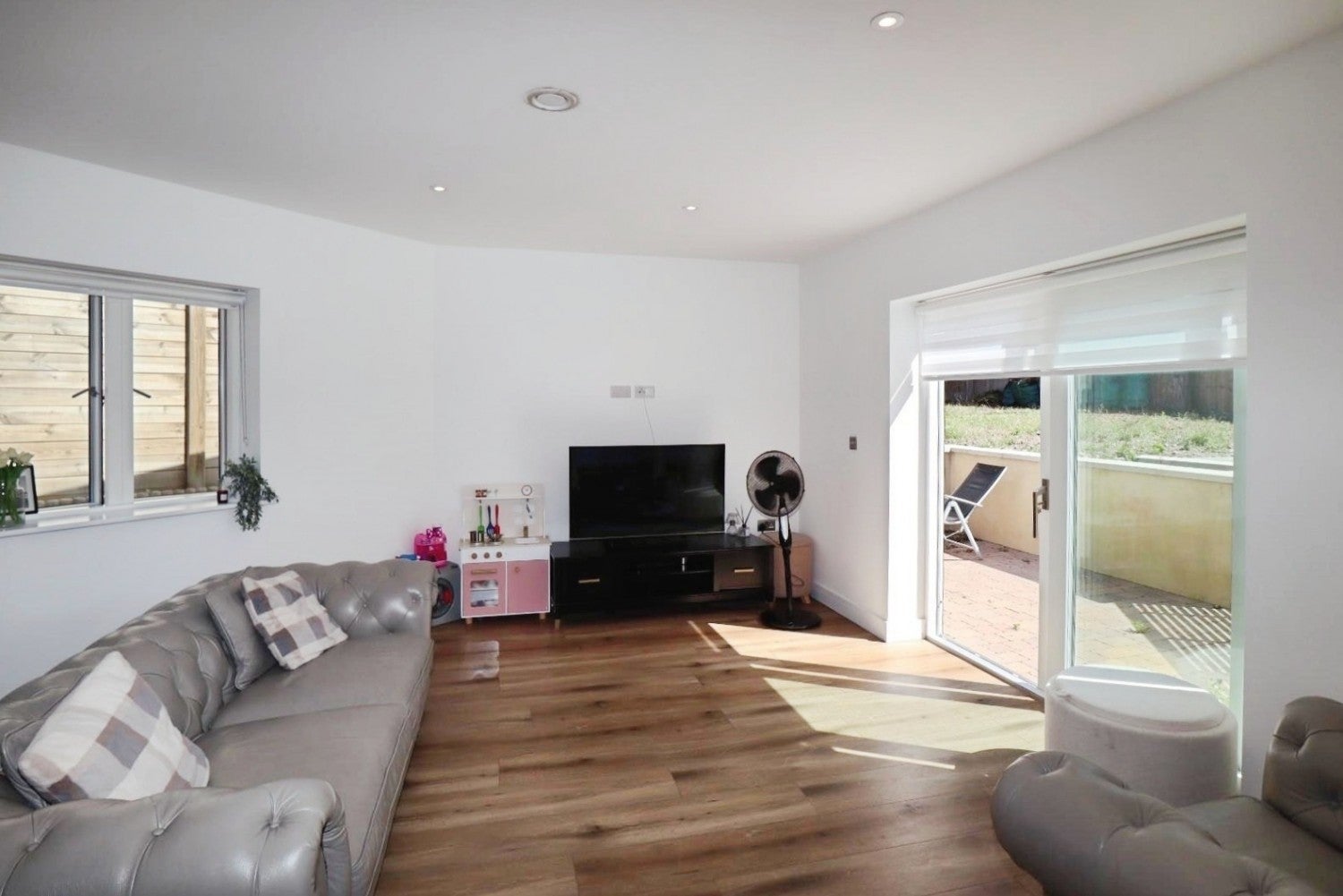 Flat Bickley Park Road in Greater London