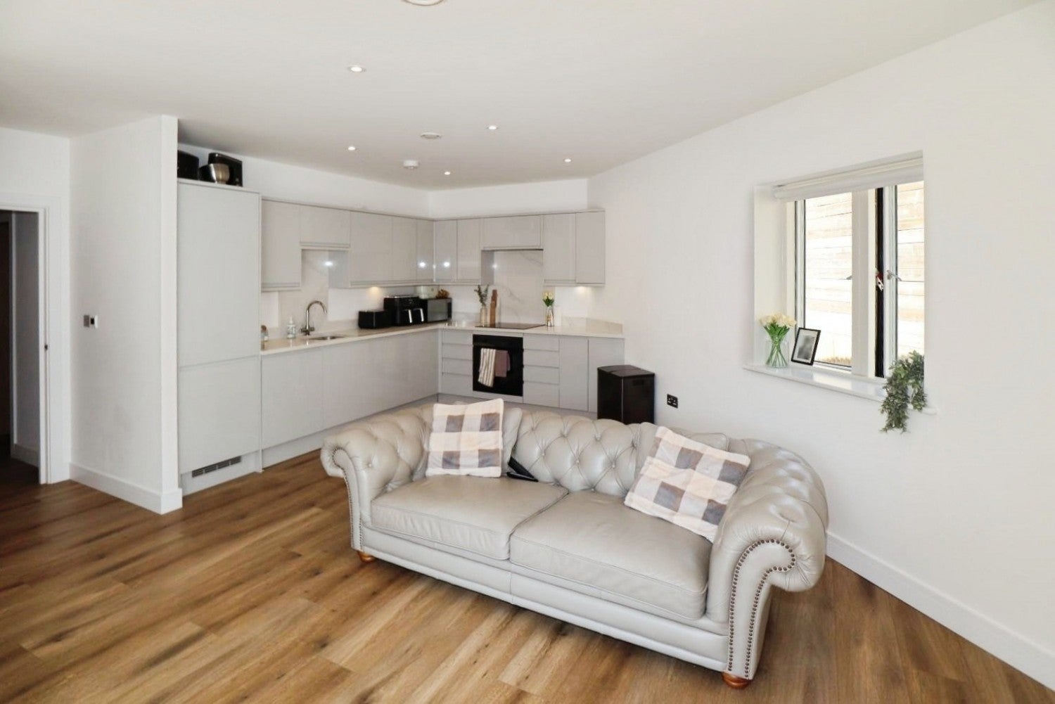 Flat Bickley Park Road in Greater London