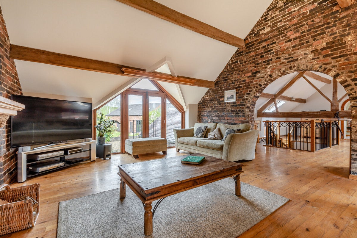 Flat Lymes Road in Newcastle-under-Lyme