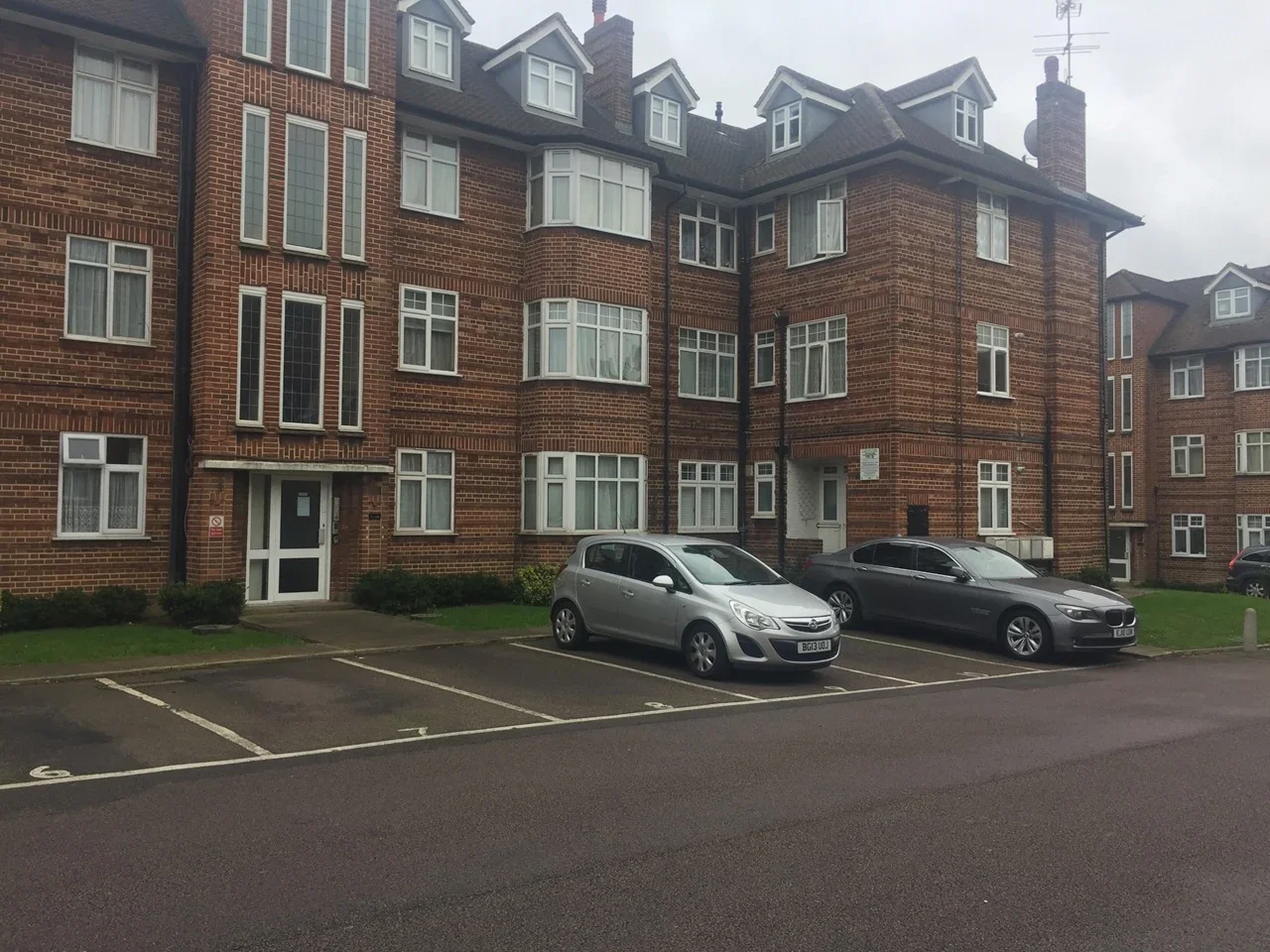 Flat Parkwood Flats in Greater London