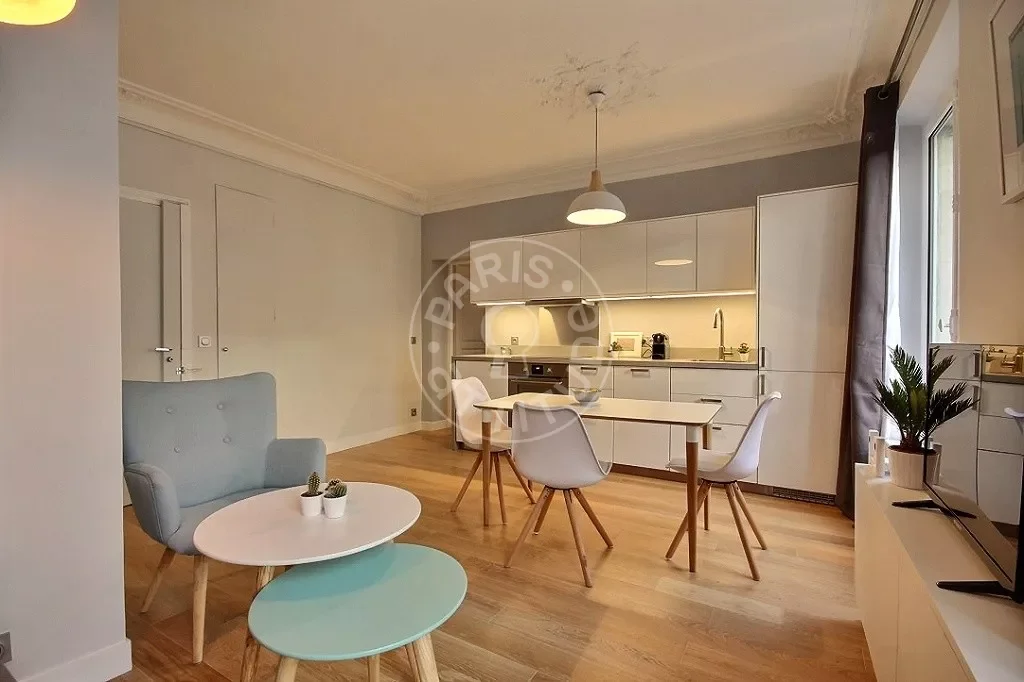 Appartement Rue des Écoles à Paris