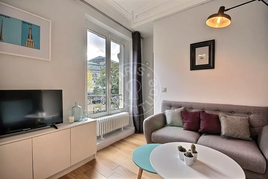 Appartement Rue des Écoles à Paris