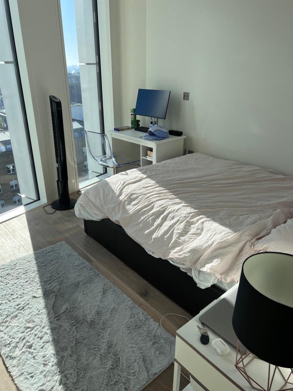 Room Union Street in Greater London