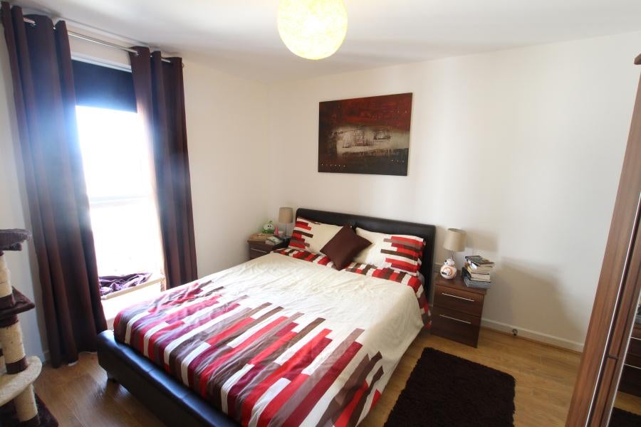 Flat Guildford Road in Woking
