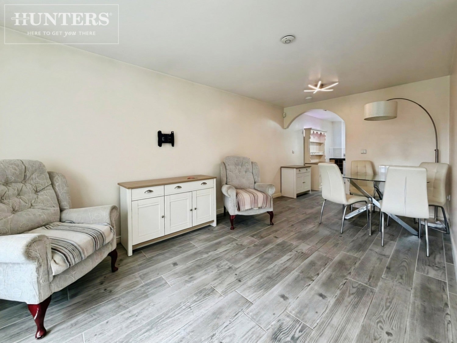 Flat Aston Chase in Wakefield