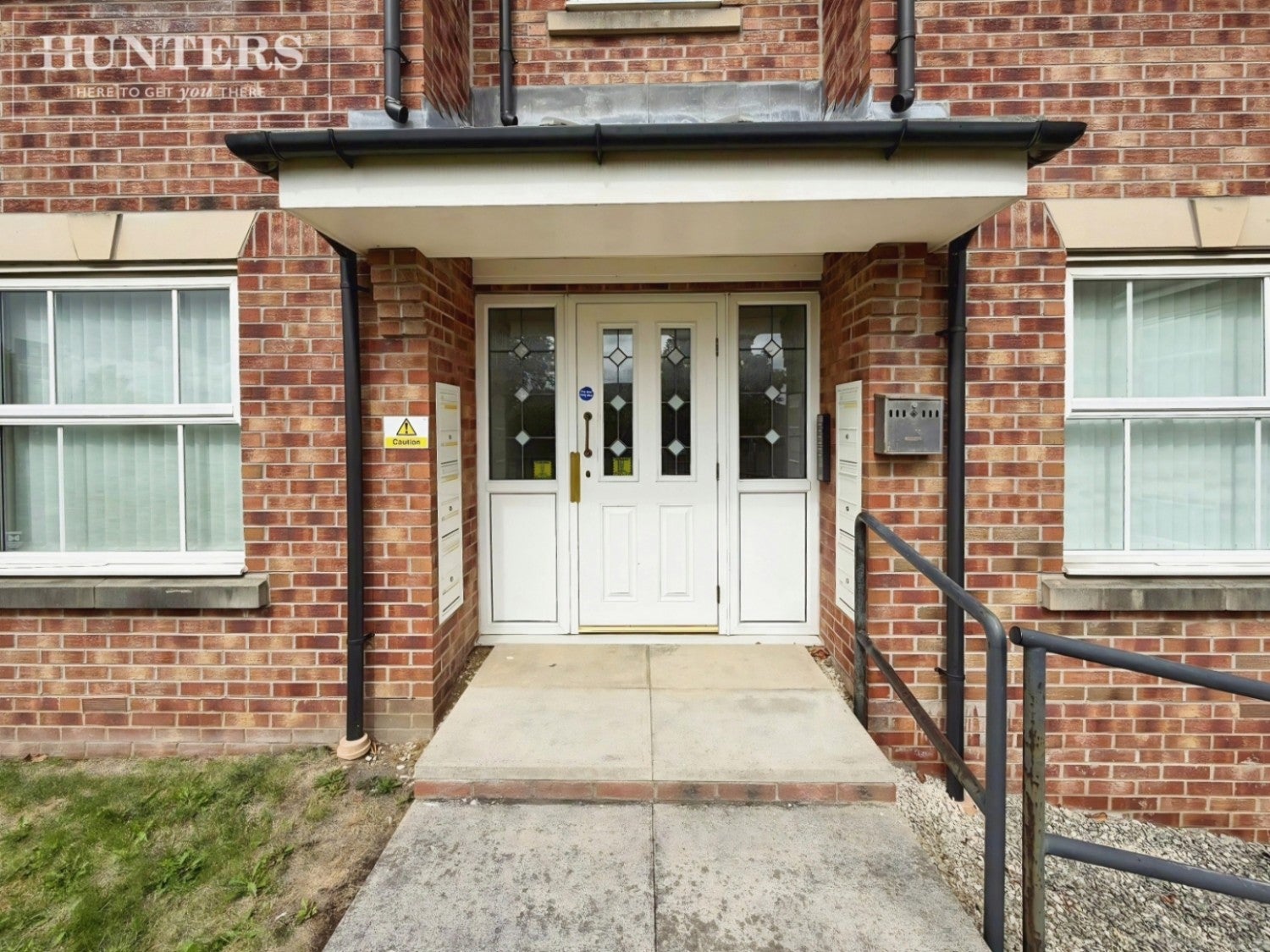 Flat Aston Chase in Wakefield