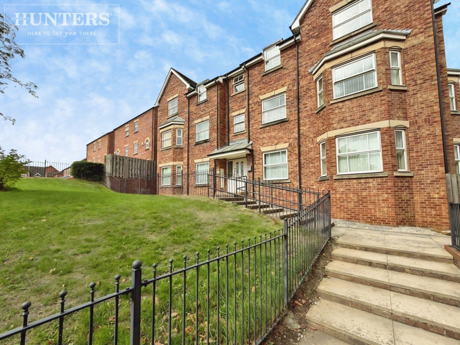 Flat Aston Chase in Wakefield