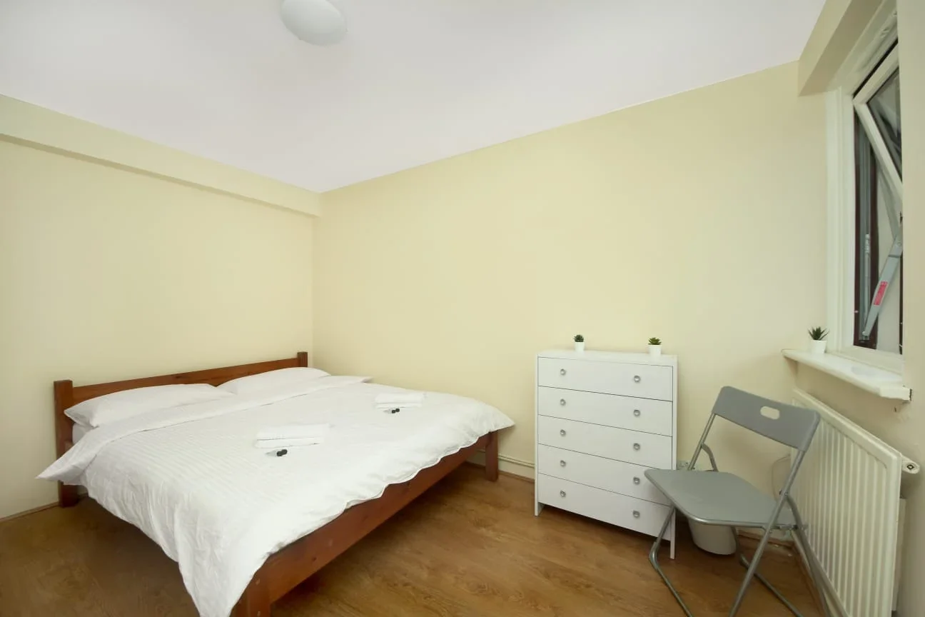 Room Camden Road in Greater London