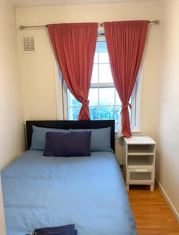 Room College Road in Greater London