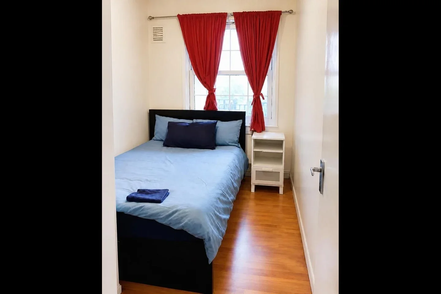 Room College Road in Greater London