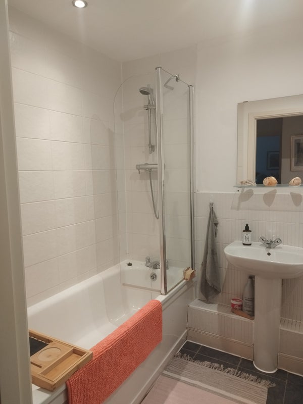 Room Morris Court in Greater London