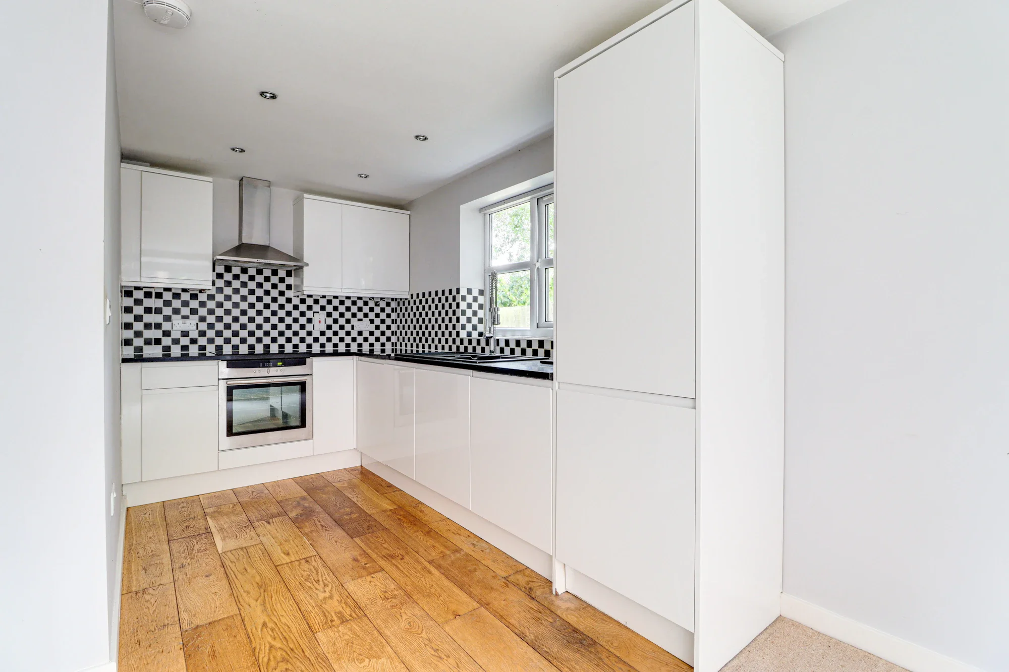 Flat Rainbow Close in St Albans