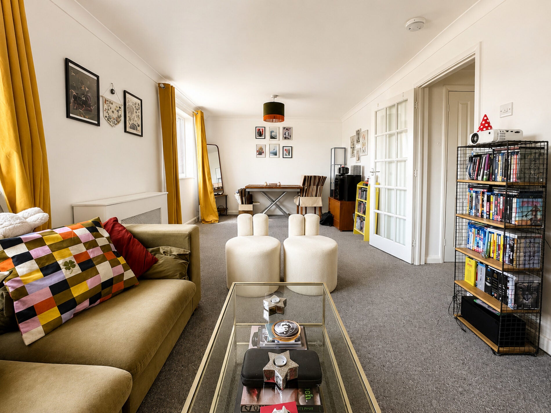 Flat Sunrise Avenue in Greater London