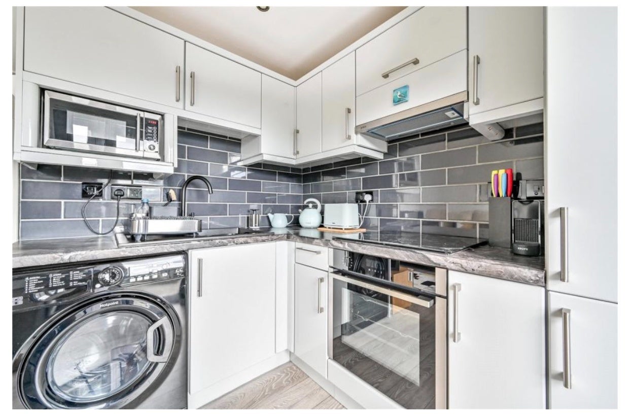 Flat Morweth Court in Downderry