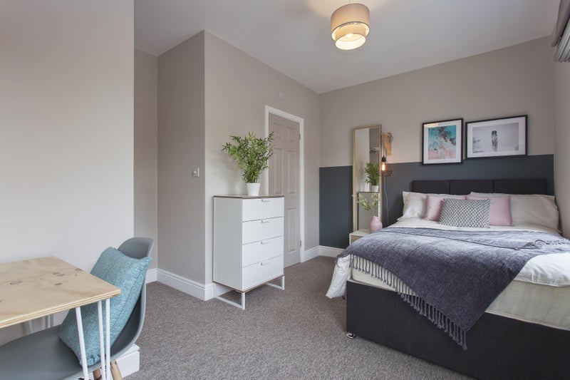 Room Bottonscroft Close in Greater London