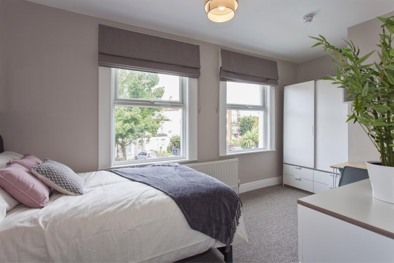 Room Bottonscroft Close in Greater London