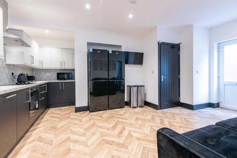 Room Beeston Road in Nottingham
