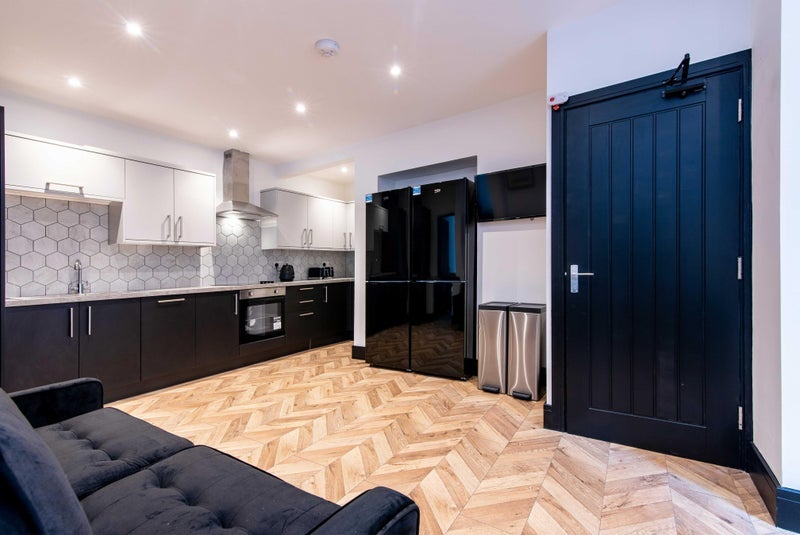 Room Beeston Road in Nottingham
