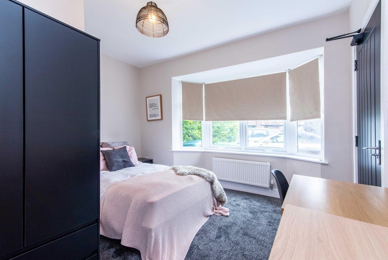 Room Beeston Road in Nottingham