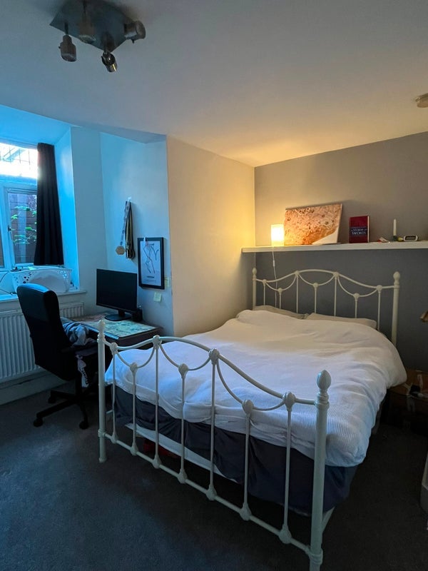 Room Goulden Road in Manchester