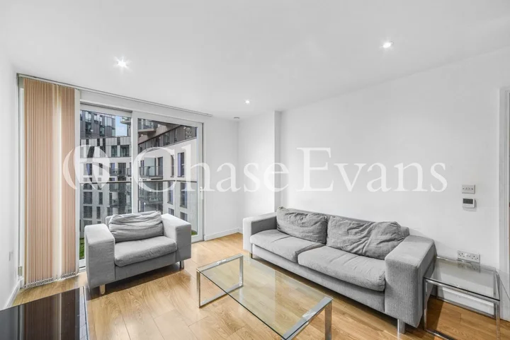 Flat Wellesley Road in Greater London