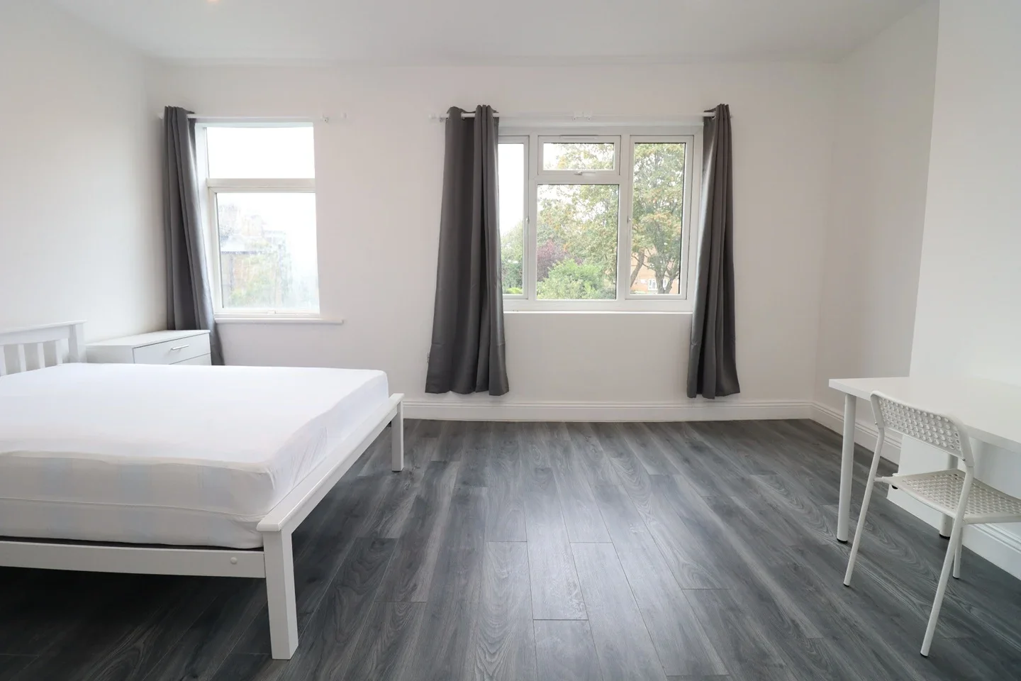 Room Deronda Road in Greater London