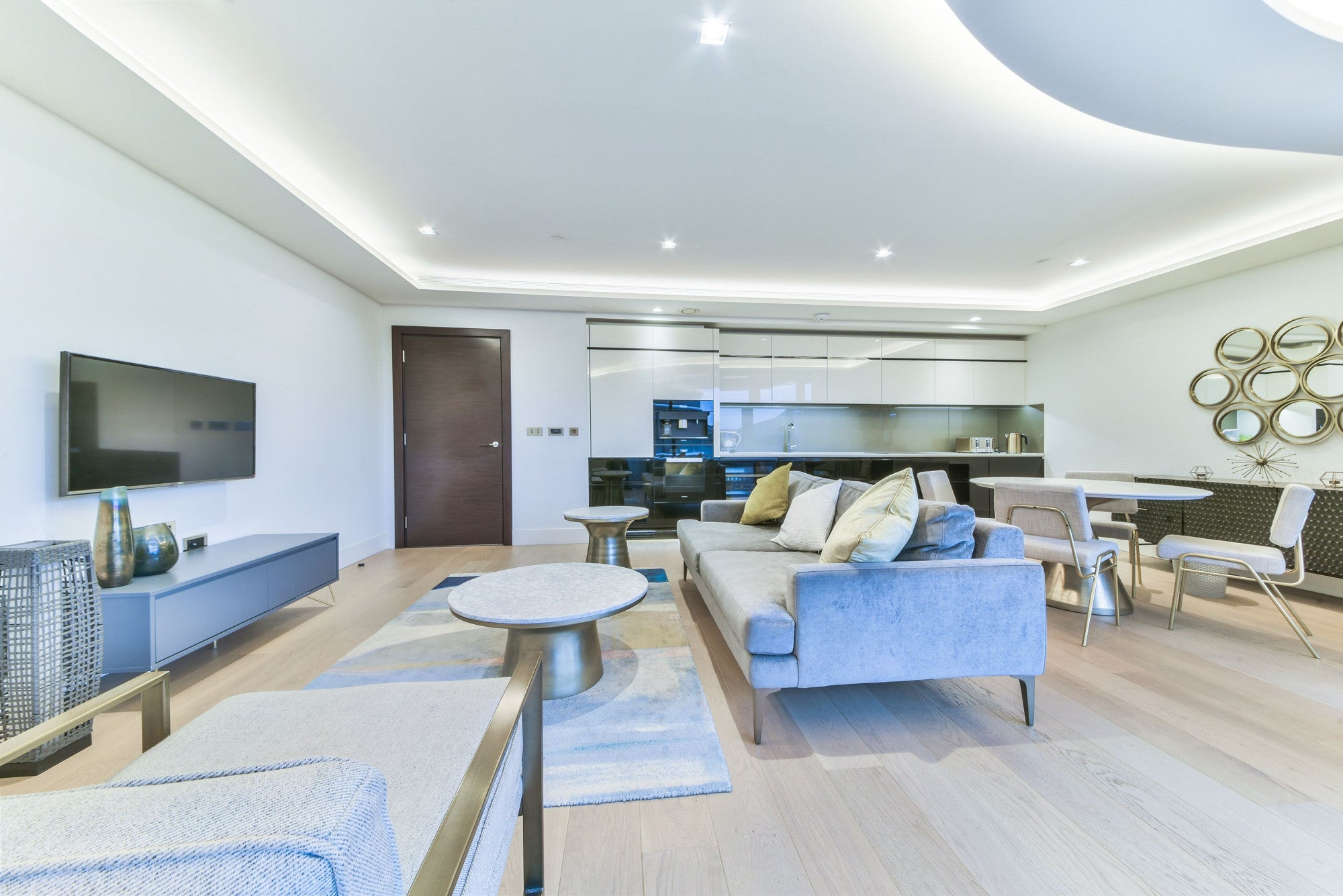 Flat Newburn Street in Greater London