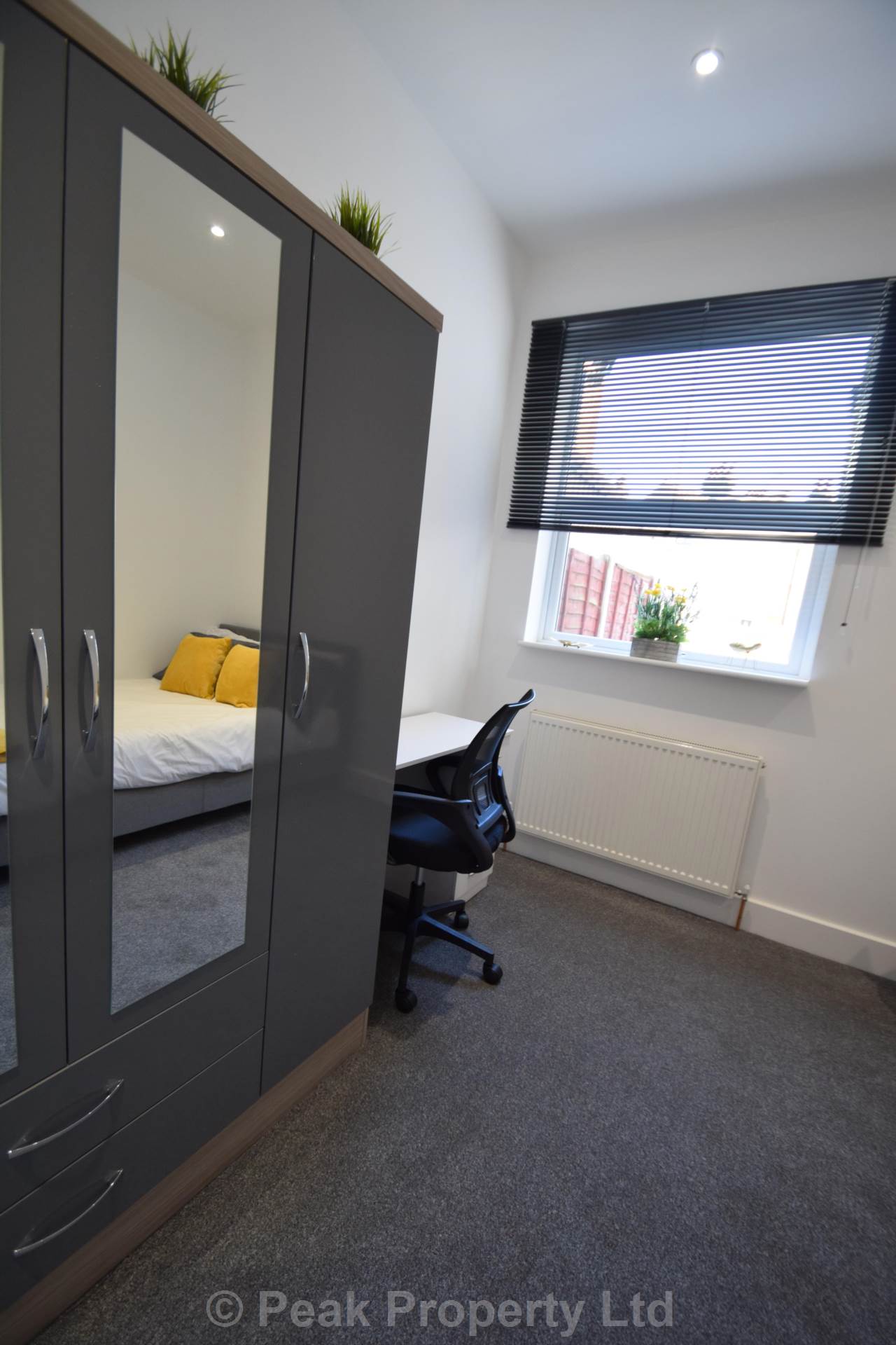 Room West Road in Southend-on-Sea