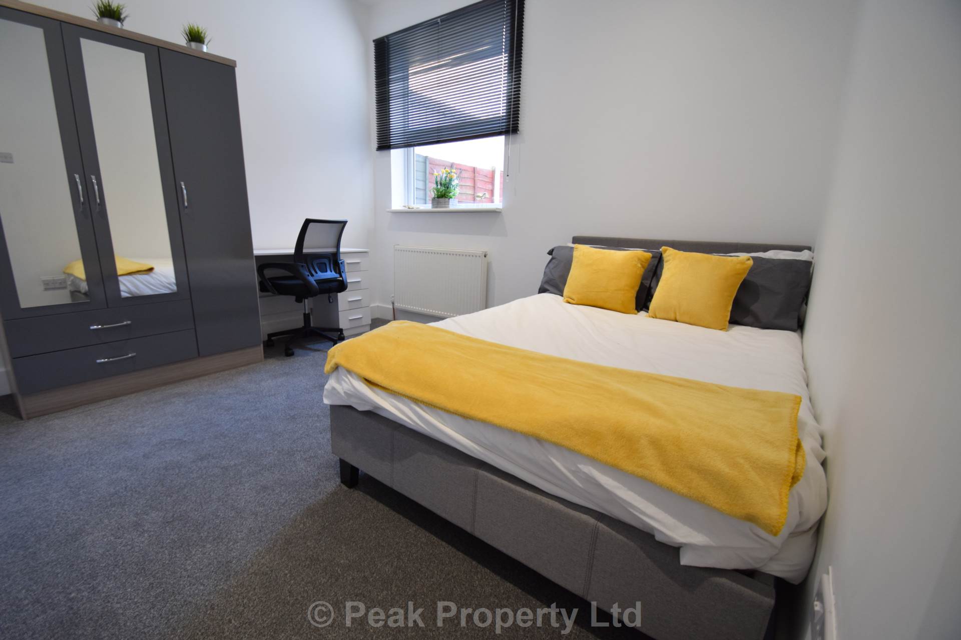 Room West Road in Southend-on-Sea