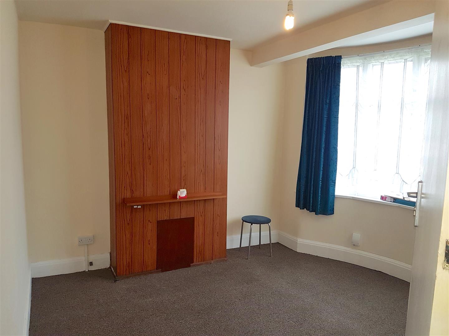 House Glamis Crescent in Greater London