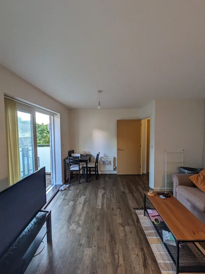 Flat Talehangers Close in Greater London