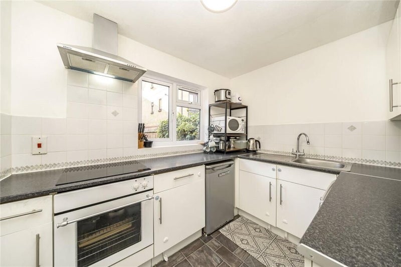 Flat Balder Rise in Greater London