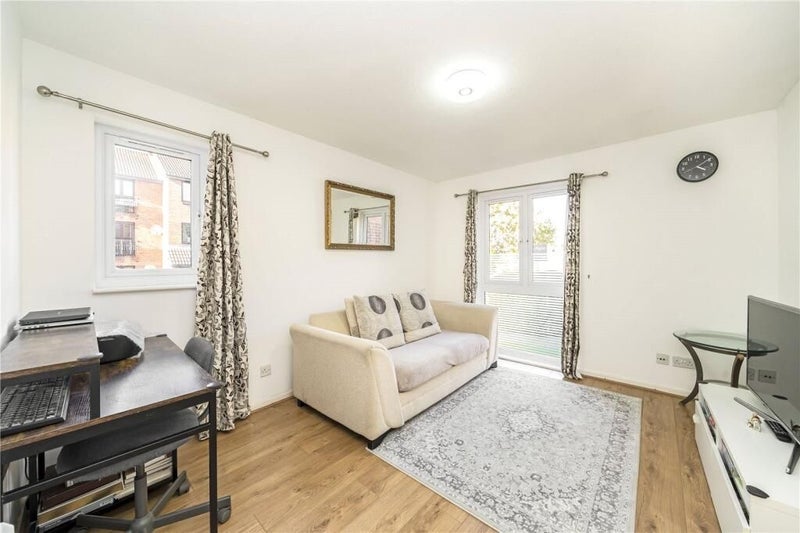 Flat Balder Rise in Greater London