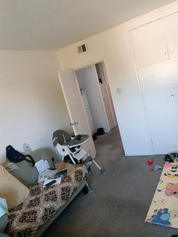 Room Bromley Road in Greater London