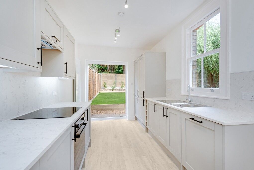 Flat Redston Road in Greater London