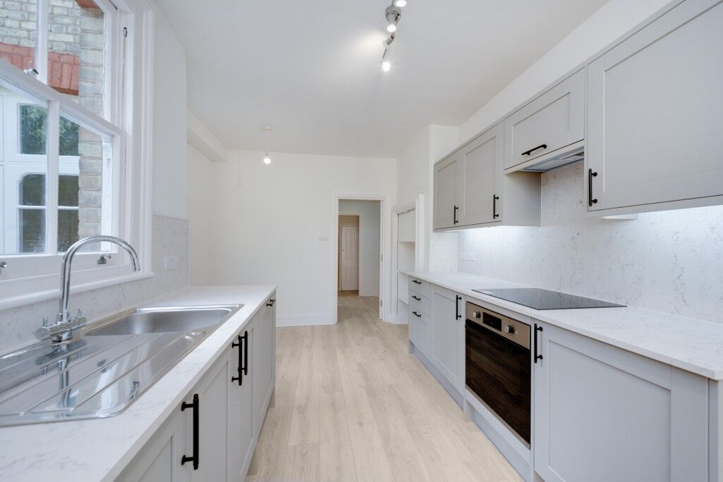 Flat Redston Road in Greater London