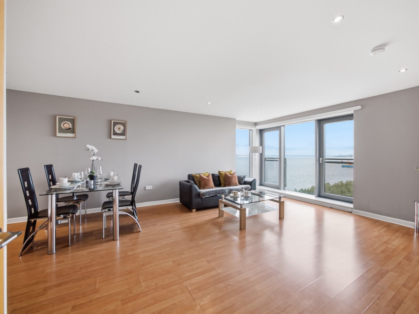 Flat Western Harbour View in City of Edinburgh