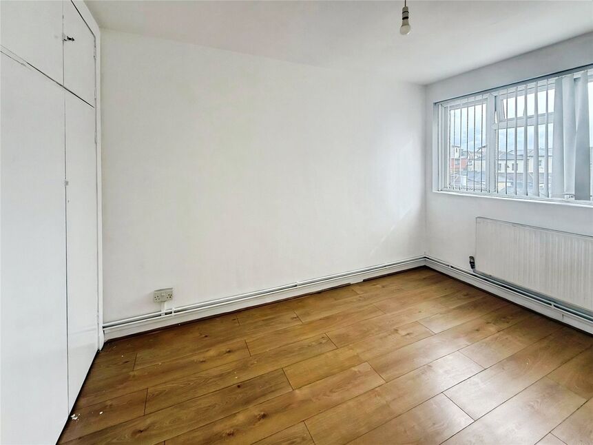 Flat Palmerston Road in Portsmouth